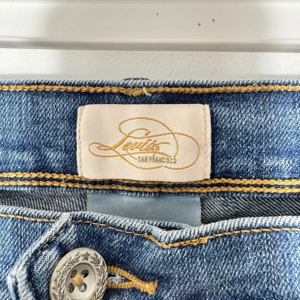 Levi's San Francisco 515 Capri Skimmers Sz 6 Embroidery Medium Wash Button Hems